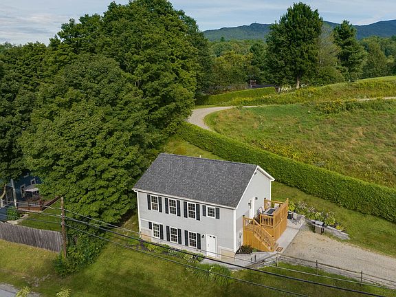 3rd image of 7 Village View Dr