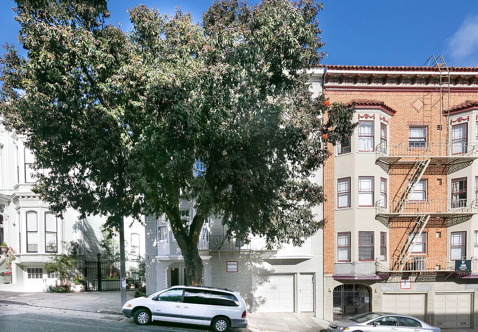1760 Golden Gate — Photo 2
