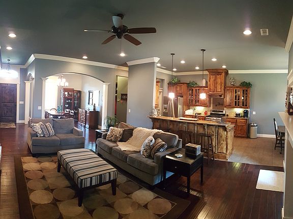 2nd image of 430 Trailwood Cir