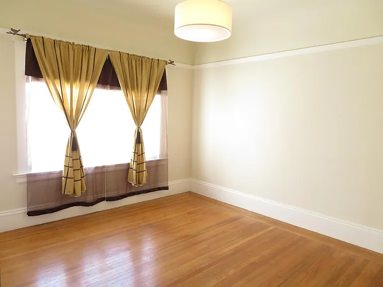 523 Judah St #301 — Photo 8