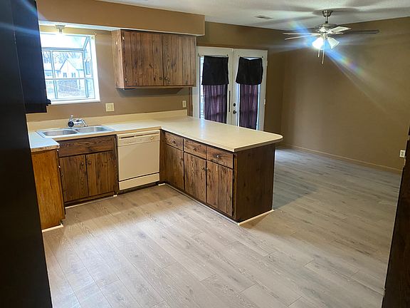 4th image of 1314 Julie Ave