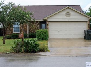 204 Talon Dr, Luling, TX 78648
