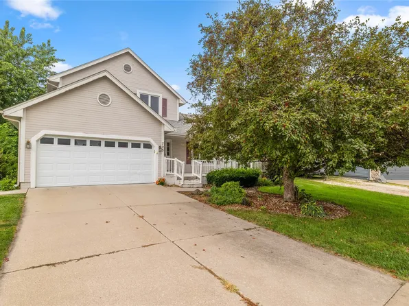 725 11th St SE, Altoona, IA 50009