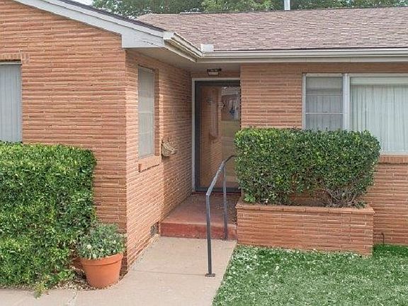 4th image of 2224 W University Ave