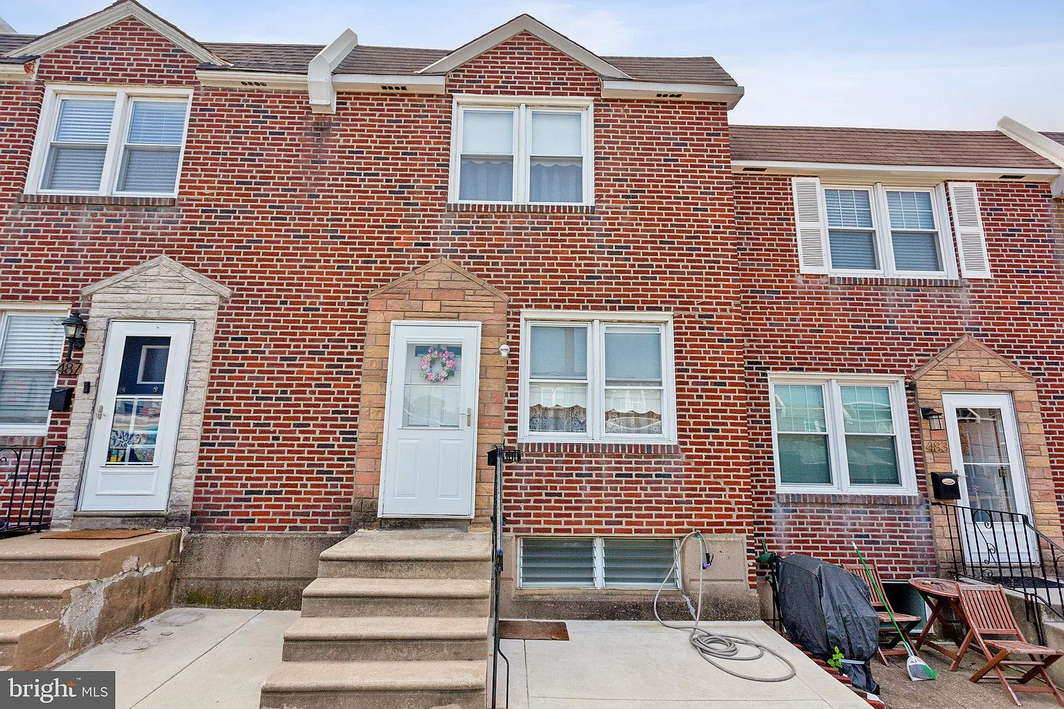 485 Kingsley St photo 1