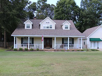 2nd image of 4 Woodridge Dr