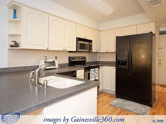 5th image of 1224 SW 16th Ave APT A