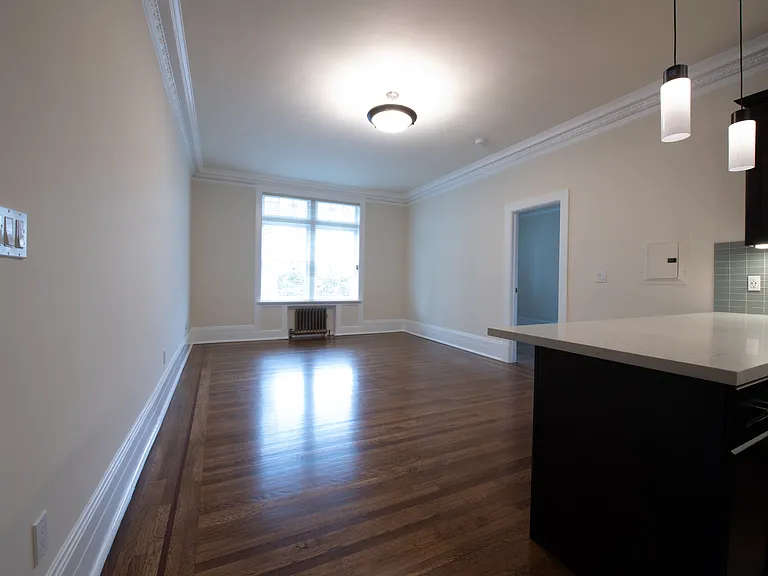 Warrington Apartments — Photo 8