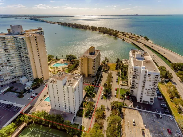 145 SE 25th Rd APT 901, Miami, FL 33129