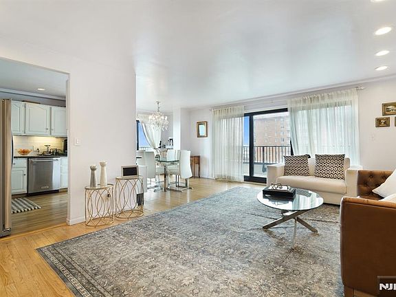 3rd image of 150 Overlook Ave #Penthouse 3