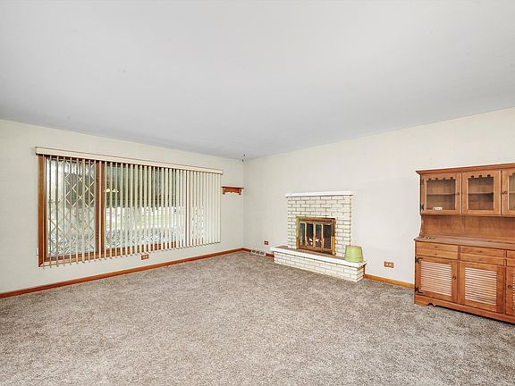 3rd image of 10125 Parke Ave