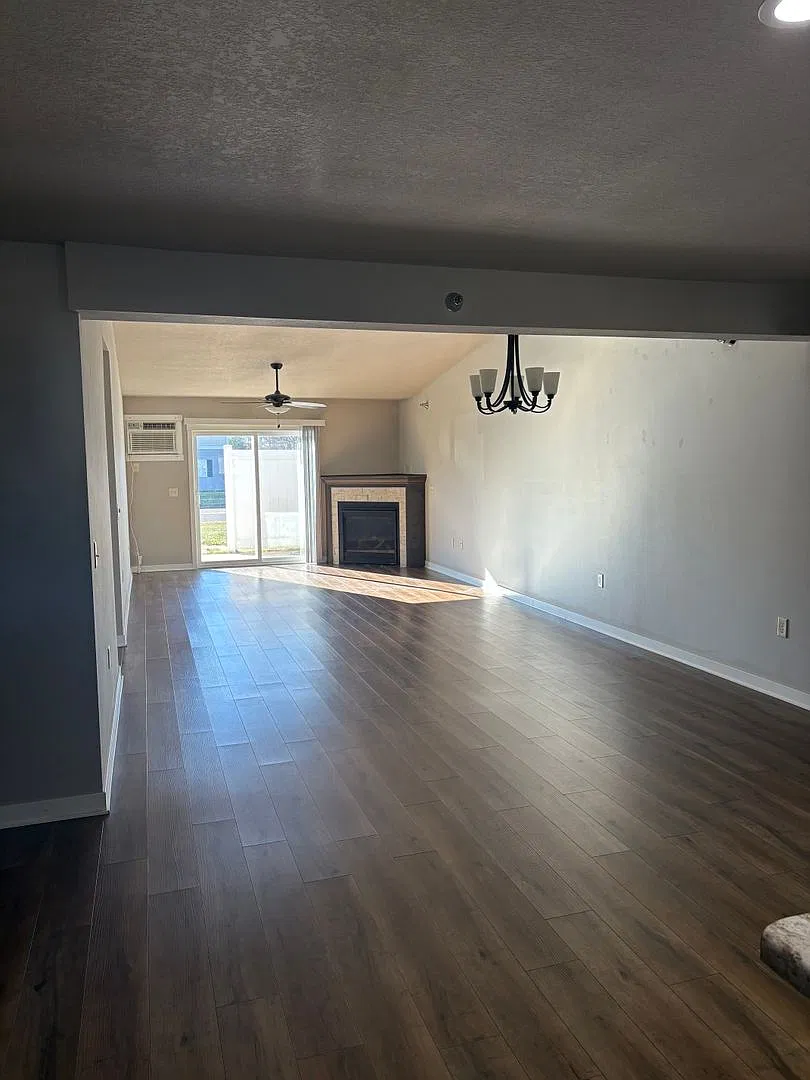 201 S Camelot Ln - Moon lake 10 unit — Photo 4