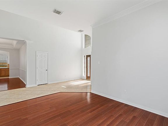 5th image of 14411 Castlemaine Ct