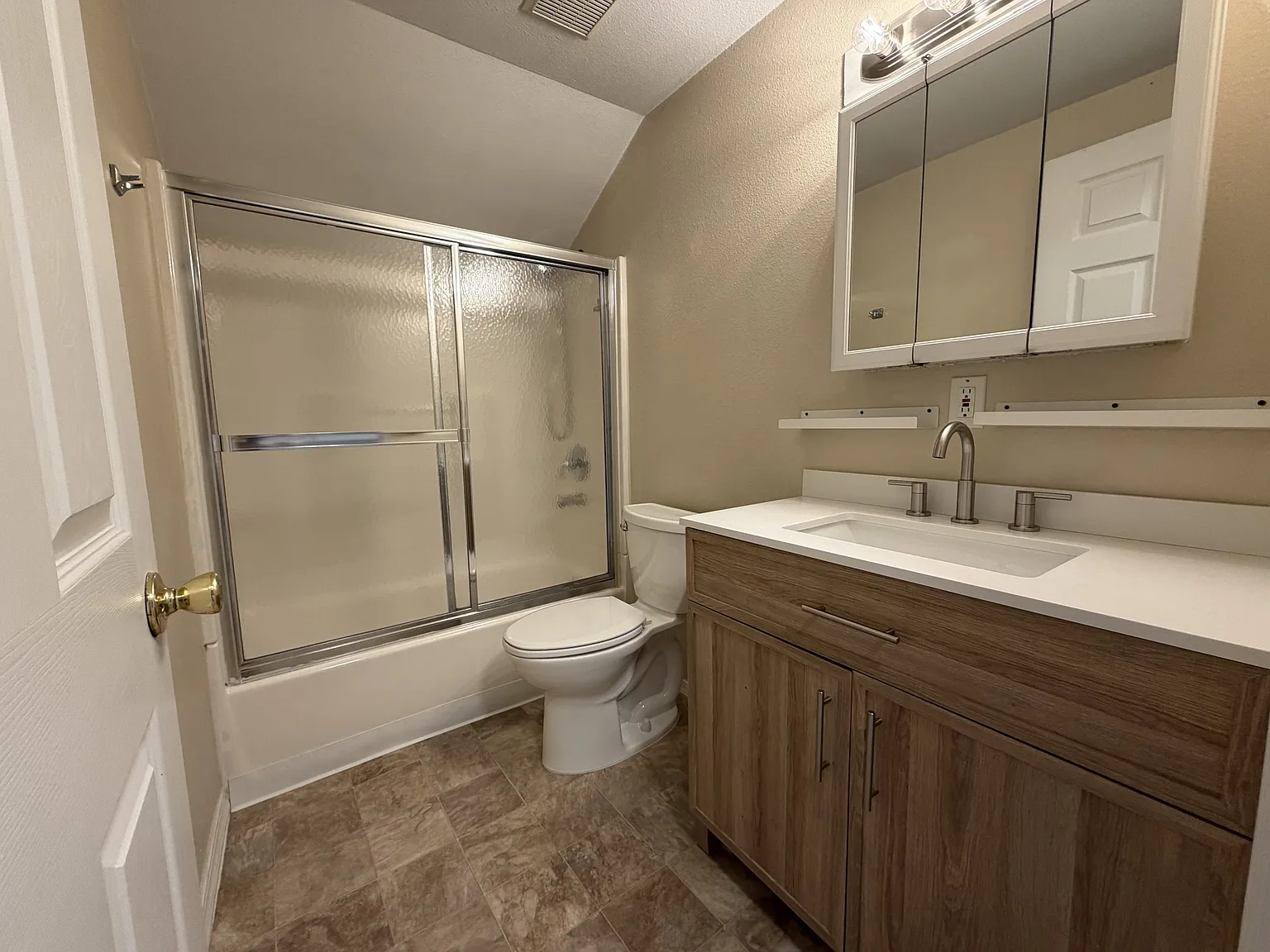 8074 Maple Ave SE — Photo 3