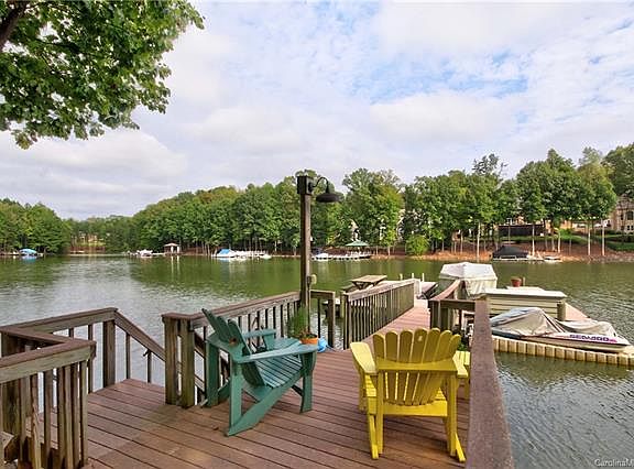 4th image of 218 Wildwood Cove Dr
