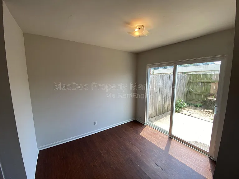 110 Hughey Ct — Photo 6