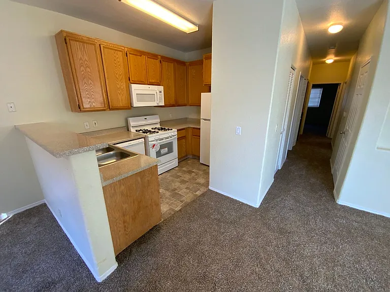 4730 E Craig Rd #16 — Photo 4