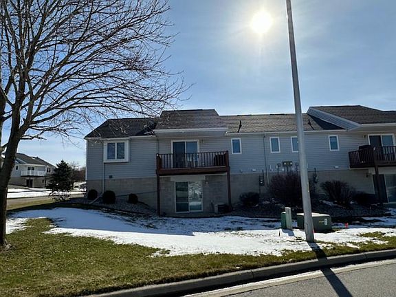 4th image of 4866 Valley Dr