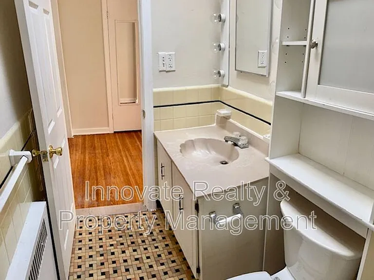 4400 Sheffield Ave #2 — Photo 9