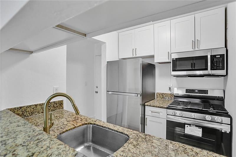 1st image of 505 NE 30th St APT 603