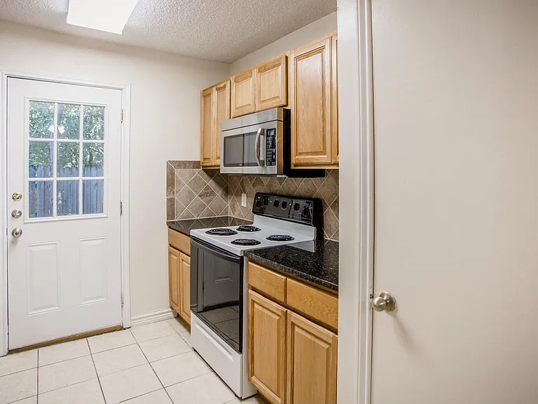 813 Old Ranch Road 12 — Photo 3