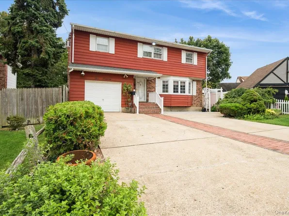 1014 Kings Parkway, North Baldwin, NY 11510