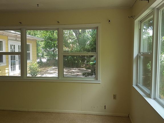 4th image of 330 Shore Dr SE
