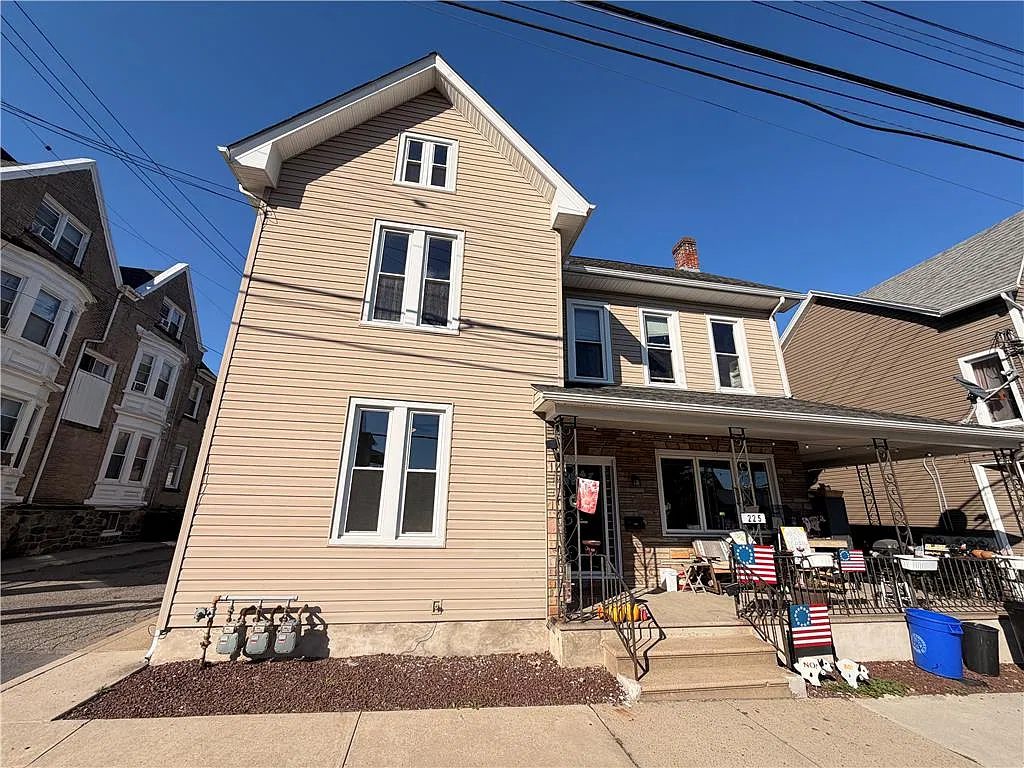 1 bed, 1.0 bath, 730 sqft, $1,350 — Photo 1