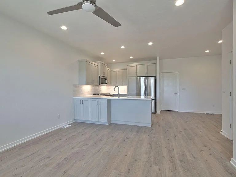5617 SE Logan Ln — Photo 7