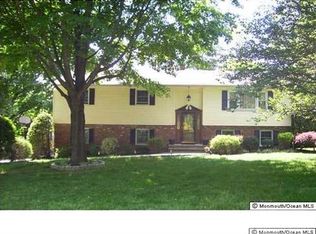 19 Kamar Ct, Middletown, NJ 07748