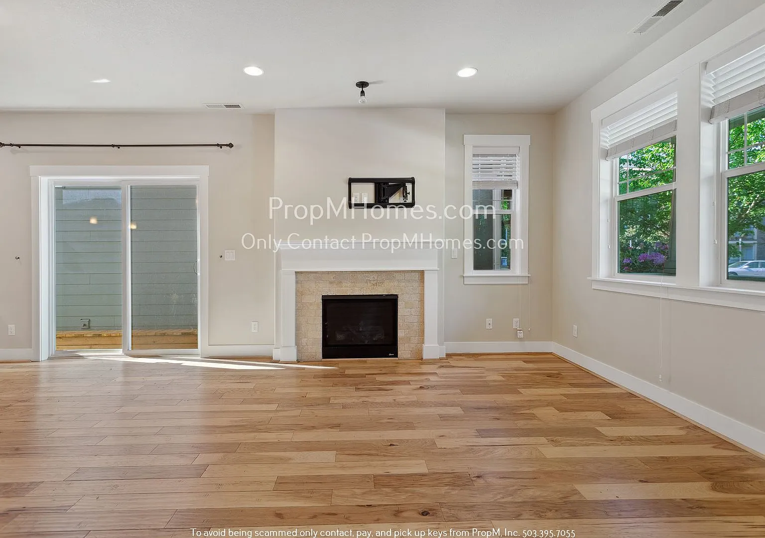 Charming Four-Bedroom, Home with Modern Comforts with A/C! 2 Miles from Nike WHQ & Intel! — Photo 4