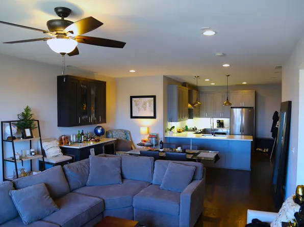 5 N Oakley Ave #303, Chicago, IL 60612