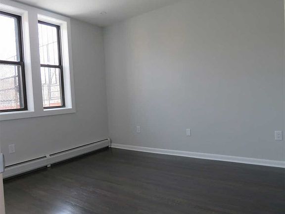 2nd image of 128 Monticello Ave APT 1
