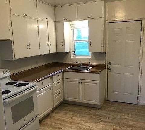 4th image of 222 228 G St SE