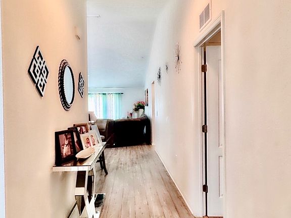 2nd image of 4879 San Ignacio Dr