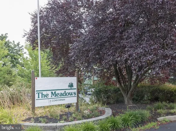 104 Meadowview Ln #104, Mont Clare, PA 19453