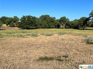 206 C L Duckett Dr, Cuero, TX 77954