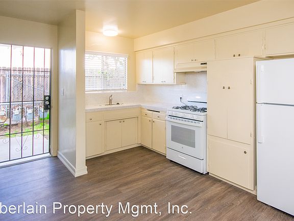 4th image of 235 Palm Dr