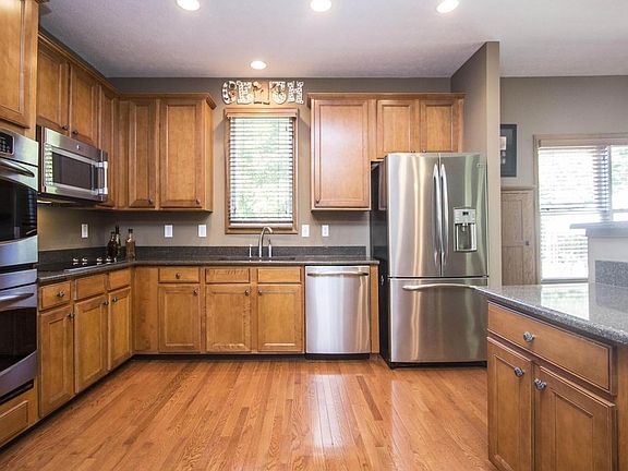 5th image of 7437 Mirliton Ct