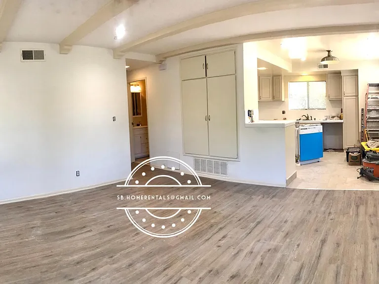 1735 Villa Ave — Photo 5