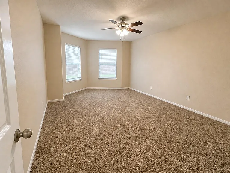13935 Carncross Ct — Photo 36