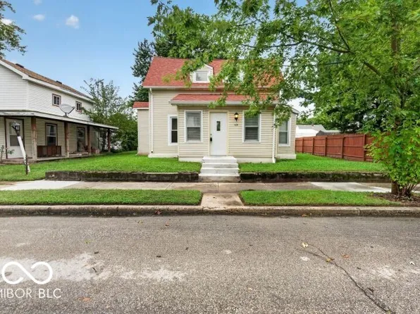 104 S Broad St, Mooreland, IN 47360