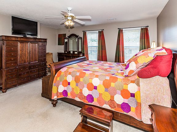 3rd image of 7412 Harvest Creek Ln