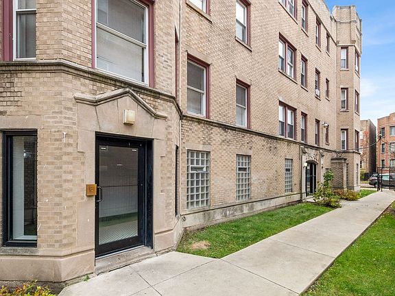 2nd image of 8139-8145 S Maryland Ave #8141-1