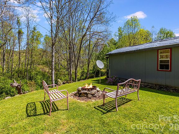 23rd image of 874 & 888 Bluff Mountain Rd