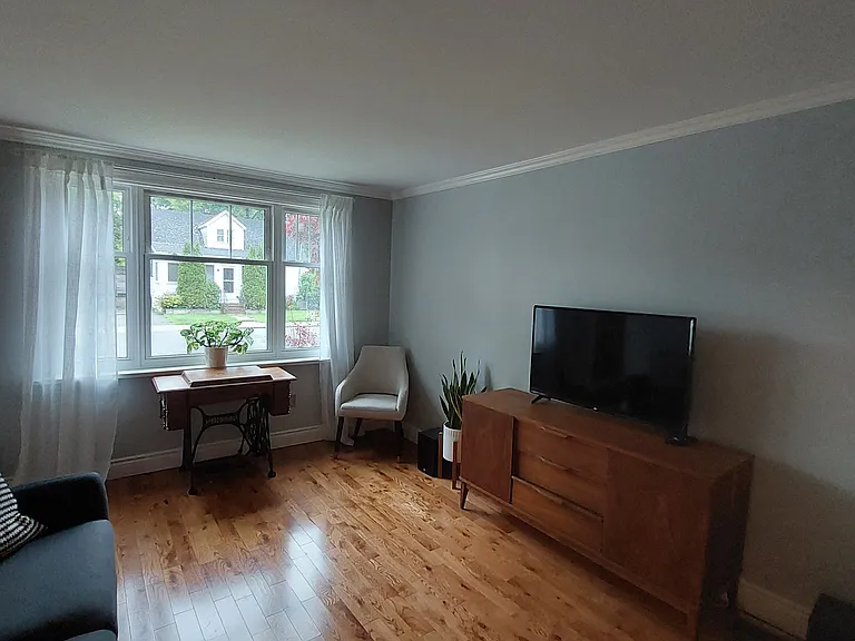 342 Mack St — Photo 5