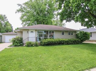 304 5th St, Waunakee, WI 53597