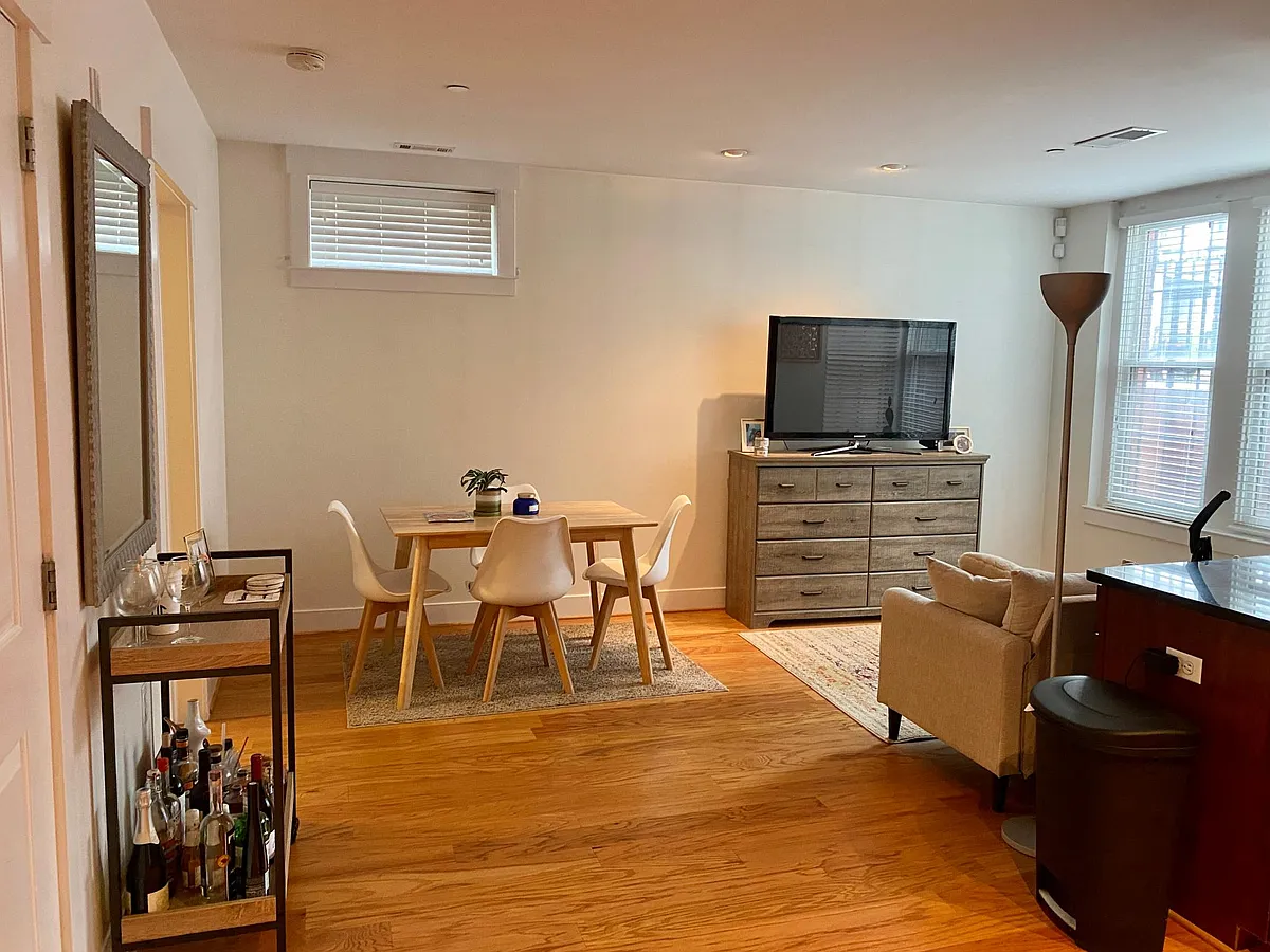 Family room/eat-in kitchen - 2910 Georgia Ave NW #C04