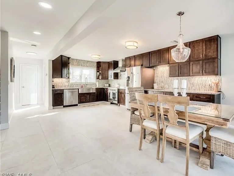 785 Rabbit Rd — Photo 8