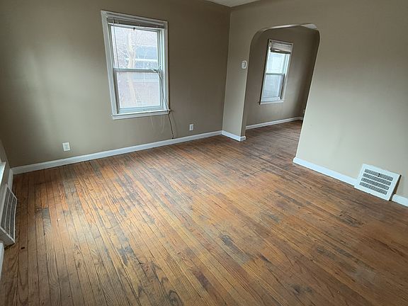 4th image of 20910 Moross Rd